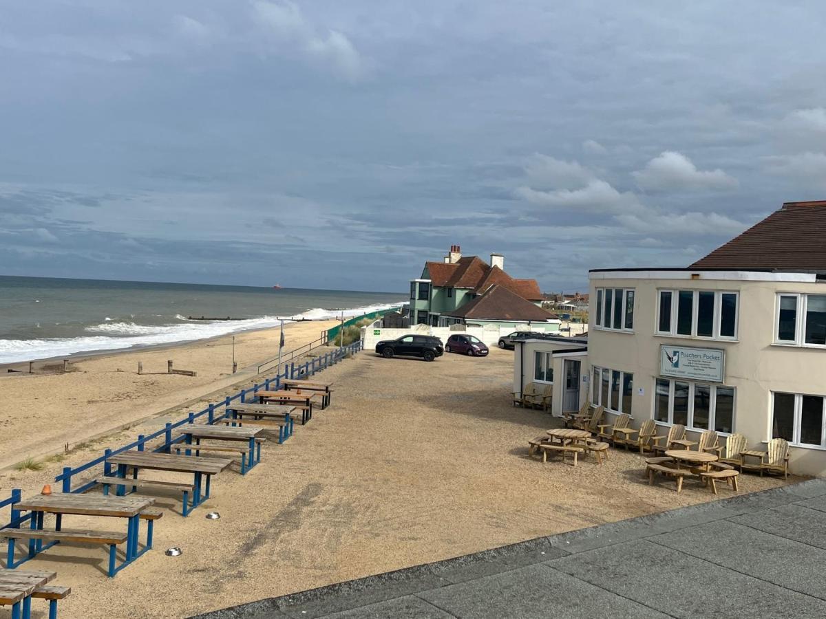 Chalet Poachers Pocket Seaview Bacton (Norfolk)