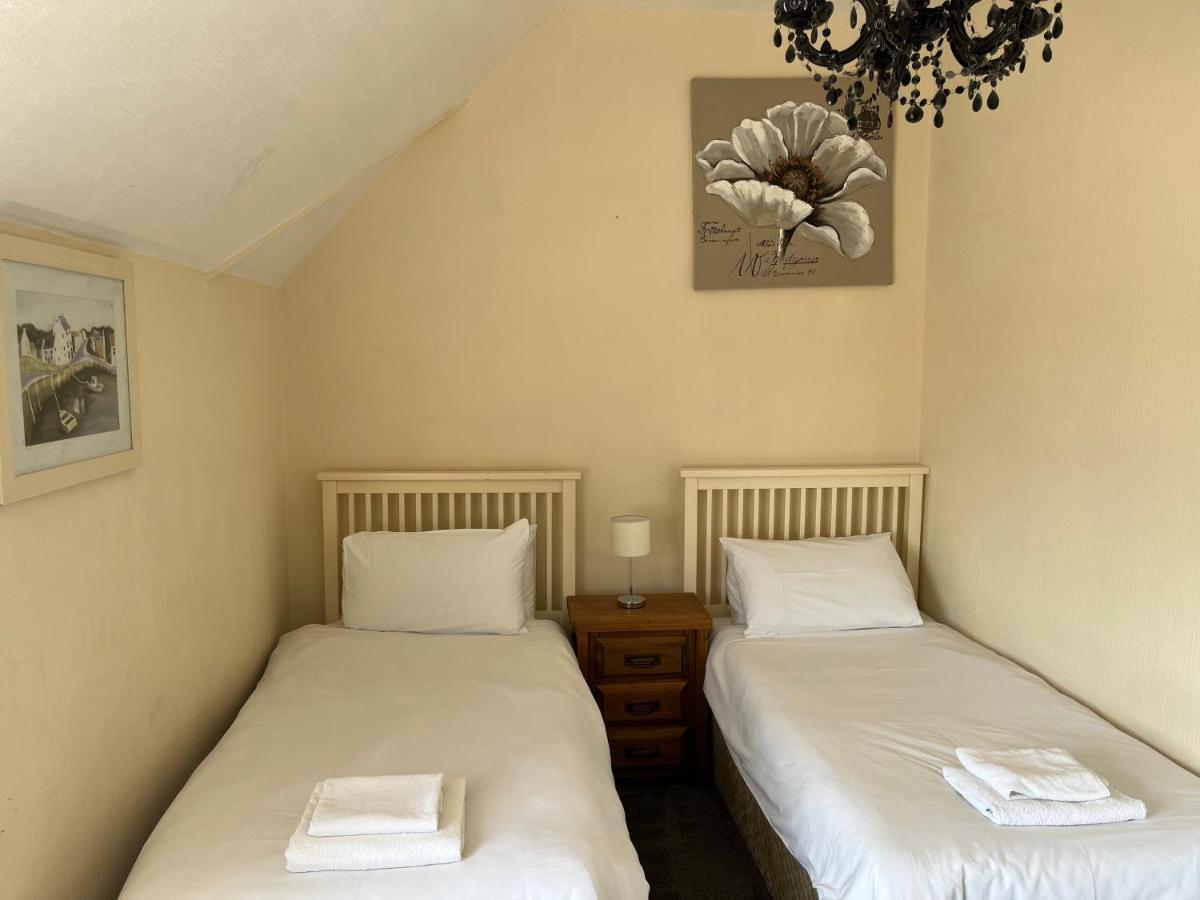 Poachers Pocket Seaview Chalet Bacton (Norfolk)