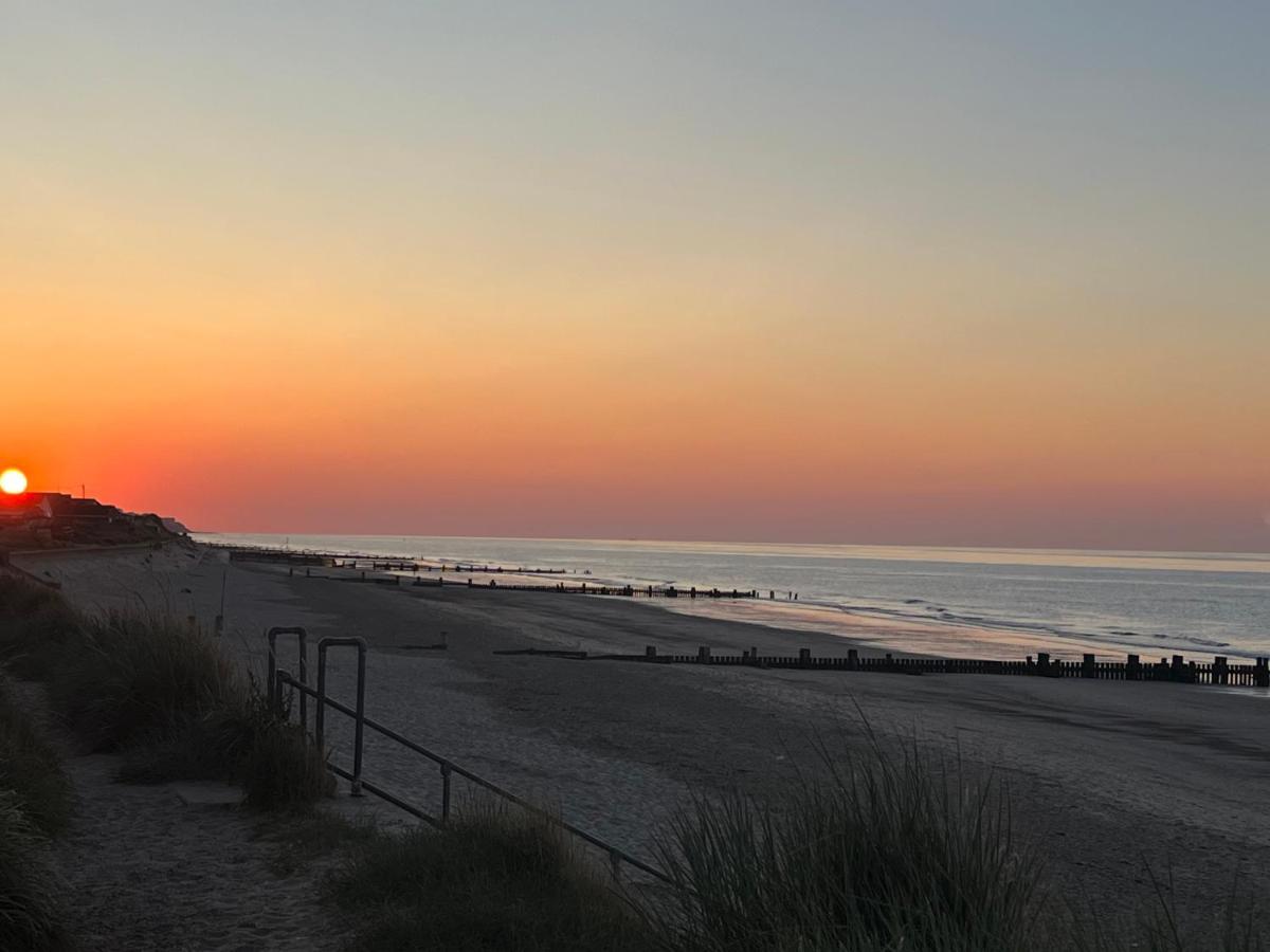 Chalet Poachers Pocket Seaview Bacton (Norfolk)