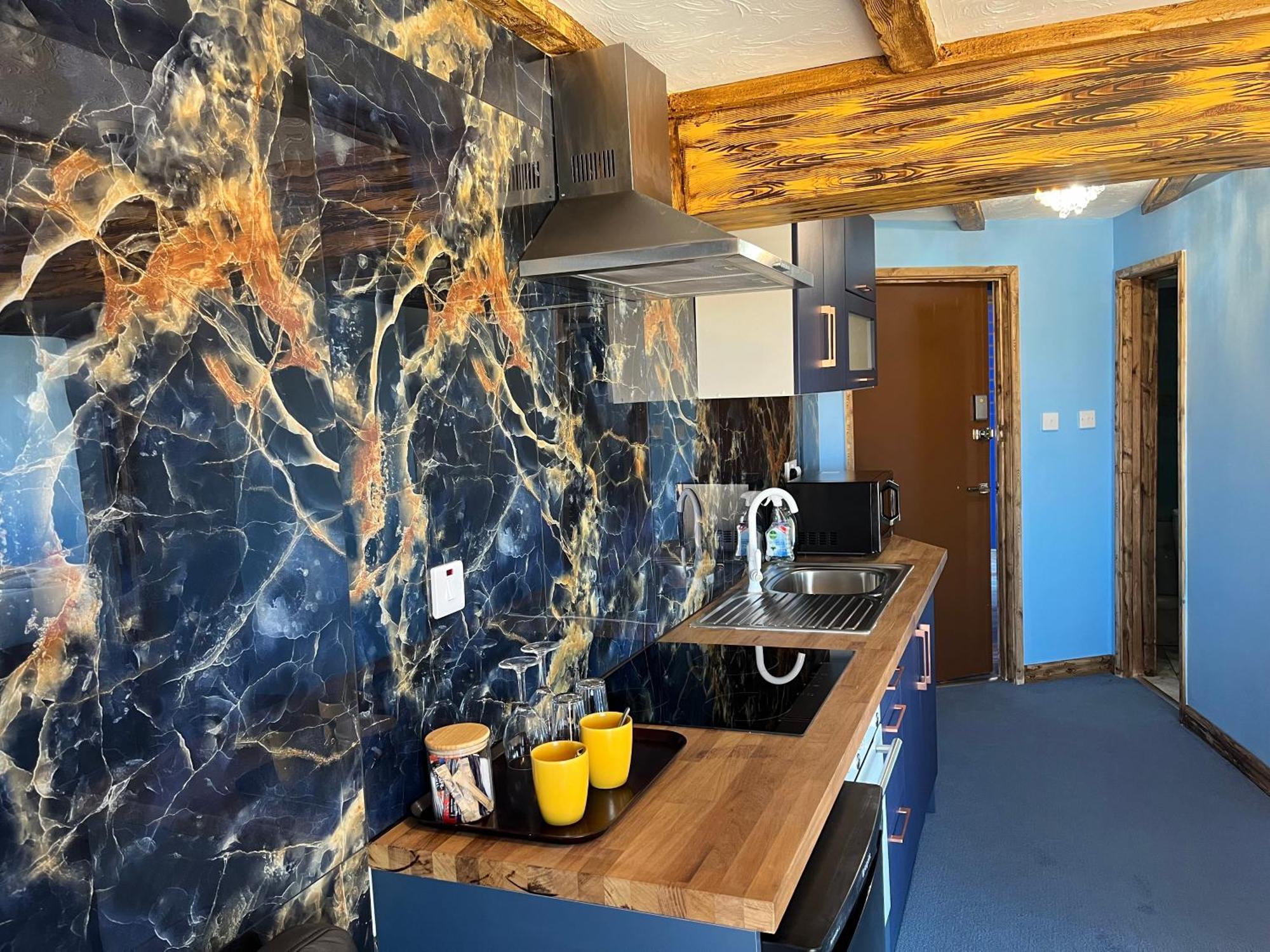 Chalet Poachers Pocket Seaview