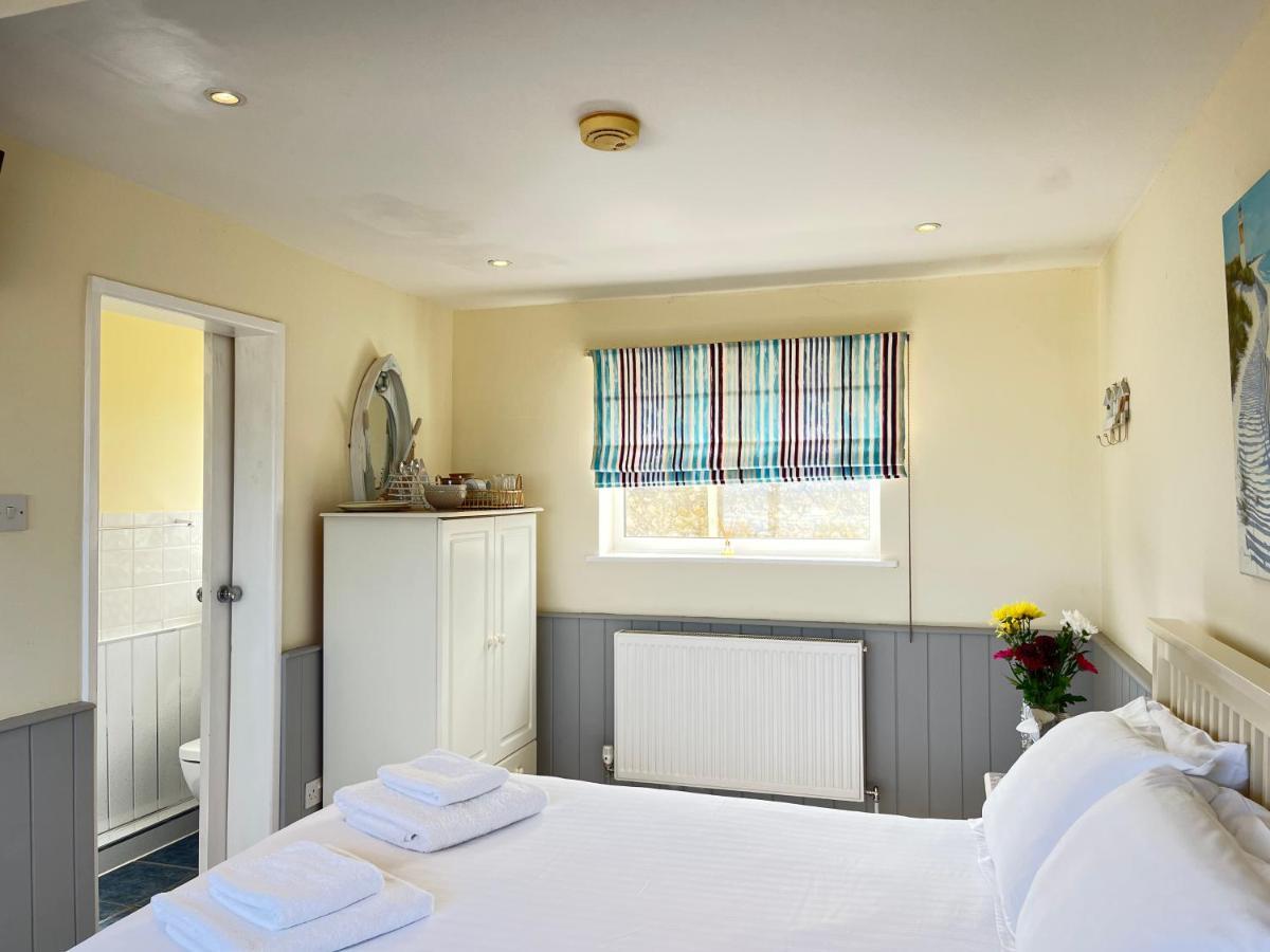 Chalet Poachers Pocket Seaview *