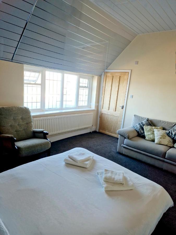 Poachers Pocket Seaview Chalet Bacton (Norfolk)