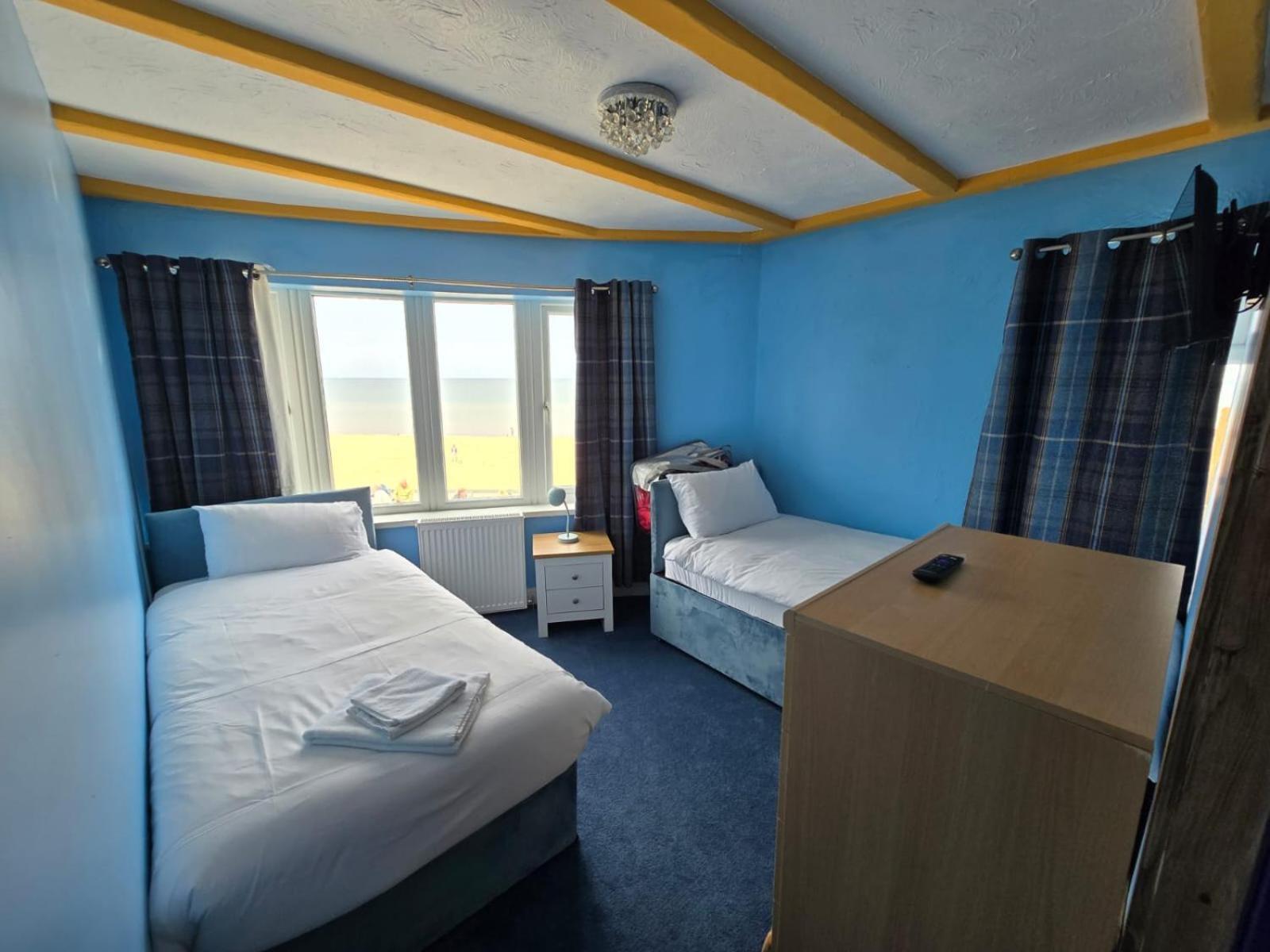 Chalet Poachers Pocket Seaview *